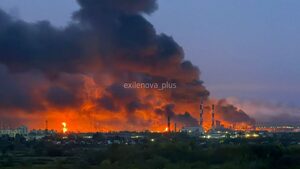 Още две руски рафинерии горят след украинска атака