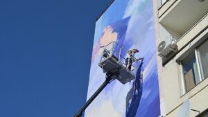 Снимка на деня: Нов стенопис, посветен на софийските алпинисти и връзката на хората с природата