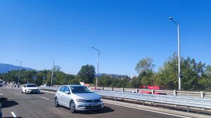 Столичната община пусна движението по новия мост на "Бакърена фабрика"