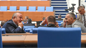 Парламентът трябва да попълни още 48 места в регулаторите и контролните органи