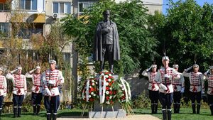 Паметник на ген. Владимир Вазов бе открит в София