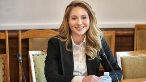 Парламентът решава дали да избере Мария Филипова за зам.-омбудсман