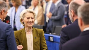 Еврокомисията ще инициира програми за достъпен наем и евтина електрическа кола