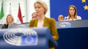 Двама български евродепутати взеха отношение по речта на Фон дер Лайен