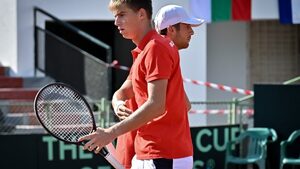 България поведе на Финландия с 2:1 за "Купа Дейвис" след победа на Нестеров и Донски при двойките