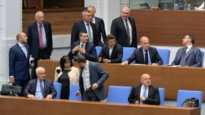 Започват дебатите по петия вот на недоверие срещу кабинета