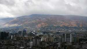 Топло, облачно и ветровито