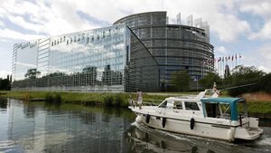 Европарламентът ще наеме нови 150 служители