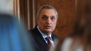 Костов: Атаките срещу кабинета идват от задкулисието