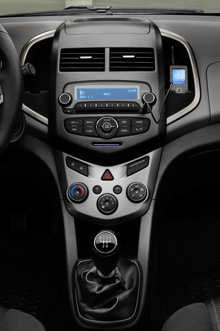 02_aveo_inter_110312_03a_medium.jpg