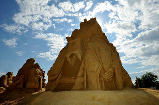 P0245124J.jpg