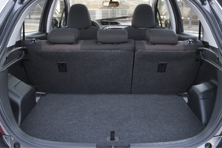 YARIS_DPL_16_2011_INT.JPG