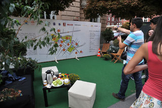 15 паркинга бяха домакини на първия PARK(ing) Day в София, където очертани паркинг места се превърнаха във временни паркове.