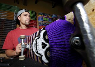 To match Feature SPORT-SKATEBOARDING/HOFFART