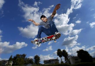 To match Feature SPORT-SKATEBOARDING/HOFFART
