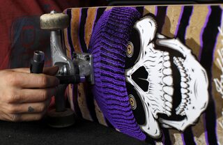 To match Feature SPORT-SKATEBOARDING/HOFFART