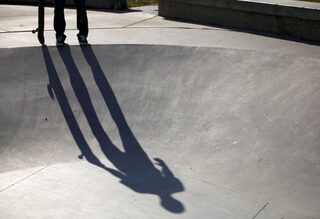 To match Feature SPORT-SKATEBOARDING/HOFFART