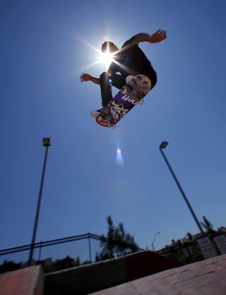 To match Feature SPORT-SKATEBOARDING/HOFFART