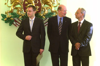 P0128982NIK.jpg