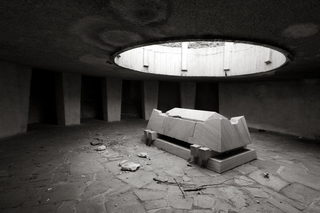 nikola_mihov_forget_your_past_08.JPG
