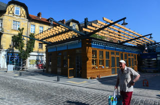 Ремонтираната част на Женския пазар