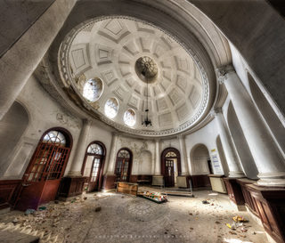 entrance_hall-edit.jpg
