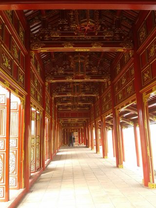 hue imperial palace 1.jpg