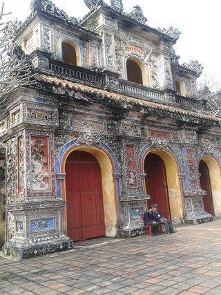 hue imperial palace east gate.jpg