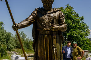 Бронзова статуя на цар Самуил която ще бъде поставена до църквата Св. София в гр. София на 8 юни 2015г.  Склупторът Александър Хайтов