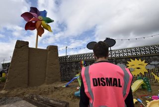 2015-08-20T183041Z_466912119_GF10000177638_RTRMADP_3_BRITAIN-BANKSY-THEMEPARK.JPG