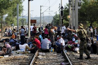 2015-08-20T155120Z_1074699490_GF10000177519_RTRMADP_3_EUROPE-MIGRANTS-MACEDONIA.JPG