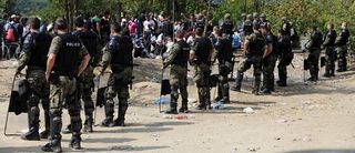 2015-08-21T093319Z_759376434_GF10000178216_RTRMADP_3_EUROPE-MIGRANTS-MACEDONIA.JPG