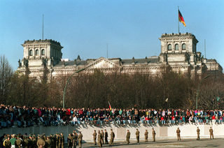 AP_891110090.jpg