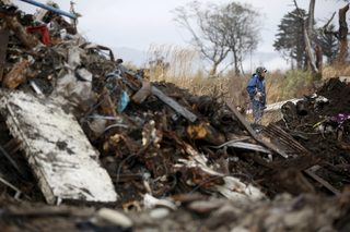 2016-03-04T010640Z_487833274_GF10000331938_RTRMADP_3_JAPAN-DISASTER-SEARCH.JPG