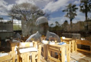 2016-03-04T010604Z_401943837_GF10000331945_RTRMADP_3_JAPAN-DISASTER-SEARCH.JPG