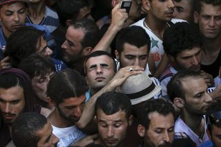 2016-04-18T195226Z_709746118_GF10000387302_RTRMADP_3_EUROPE-MIGRANTS-GREECE.JPG