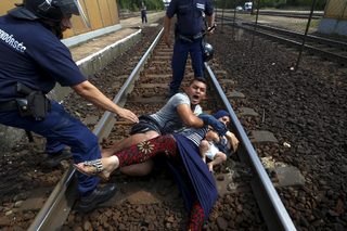 2016-04-18T195220Z_478112195_GF10000387308_RTRMADP_3_EUROPE-MIGRANTS-HUNGARY.JPG