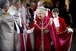 2016-04-14T195521Z_211735721_GF10000381270_RTRMADP_3_BRITAIN-ROYALS-QUEEN.JPG