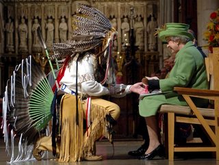 2016-04-14T195655Z_1032975971_GF10000381293_RTRMADP_3_BRITAIN-ROYALS-QUEEN.JPG