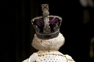 2016-04-14T195659Z_1325666274_GF10000381297_RTRMADP_3_BRITAIN-ROYALS-QUEEN.JPG