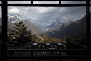 2015-12-19T220636Z_1683077123_GF10000266322_RTRMADP_3_QUAKE-NEPAL-SHERPAS.JPG