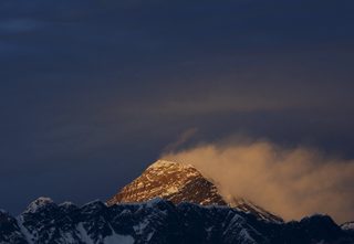 2015-12-19T220634Z_2061240800_GF10000266318_RTRMADP_3_QUAKE-NEPAL-SHERPAS.JPG