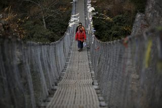 2015-12-19T220404Z_1449764542_GF10000266231_RTRMADP_3_QUAKE-NEPAL-SHERPAS.JPG