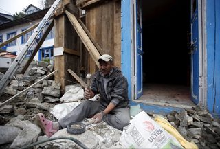 2015-12-19T220344Z_1962007027_GF10000266251_RTRMADP_3_QUAKE-NEPAL-SHERPAS.JPG