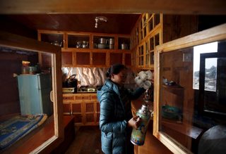 2015-12-19T220248Z_576330007_GF10000266278_RTRMADP_3_QUAKE-NEPAL-SHERPAS.JPG