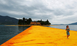 2016-06-16T132853Z_845792924_D1AETKFYXXAA_RTRMADP_3_ITALY-ARTS-FLOATING-PIERS.JPG