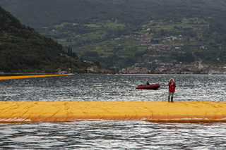The_Floating_Piers_by_Kalin_Ivanov_02.JPG