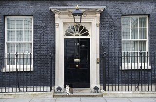 2016-06-24T060138Z_1976148174_LR1EC6O0GQFO7_RTRMADP_3_BRITAIN-EU.JPG