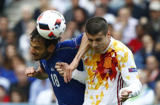2016-06-27T162900Z_110046540_MT1ACI14460066_RTRMADP_3_SOCCER-EURO-ITA-ESP.JPG