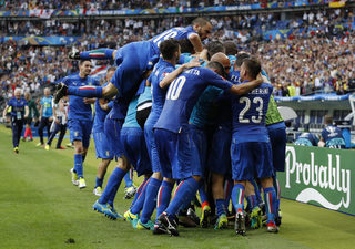 2016-06-27T175310Z_110051590_MT1ACI14460388_RTRMADP_3_SOCCER-EURO-ITA-ESP.JPG